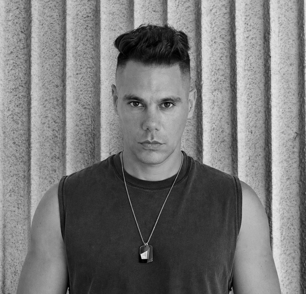 Retrato de Luca Larice, diseñador web italiano en Barcelona